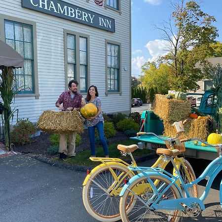 Chambery Inn Lee Esterno foto
