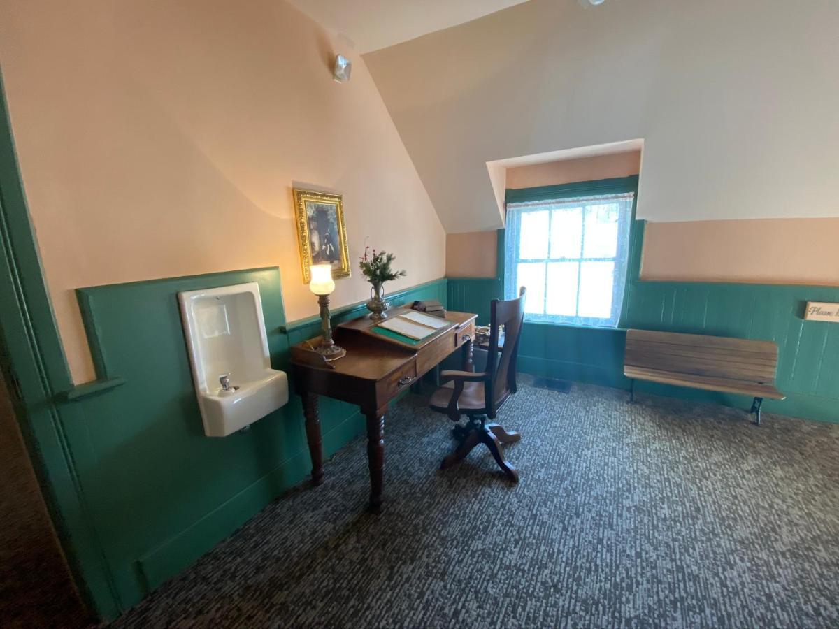 Chambery Inn Lee Esterno foto