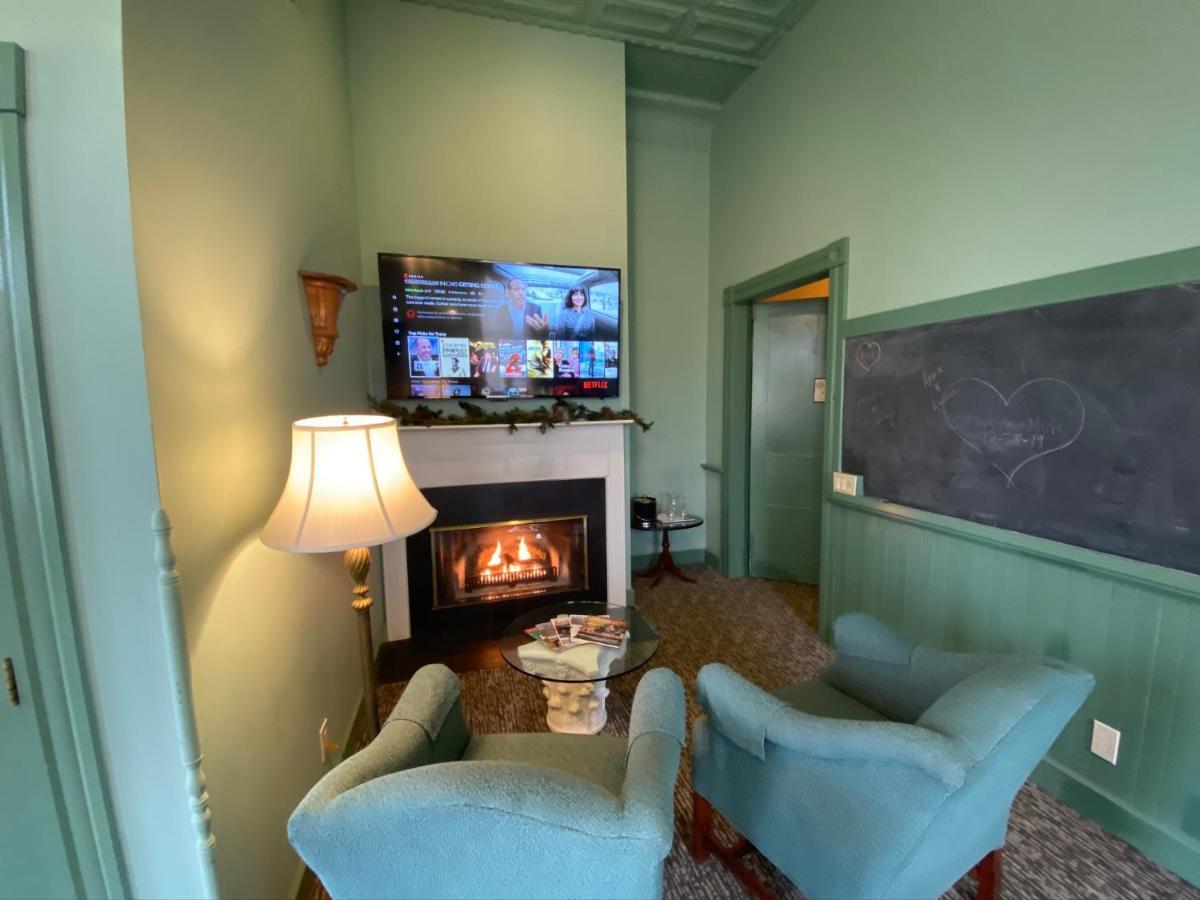 Chambery Inn Lee Esterno foto