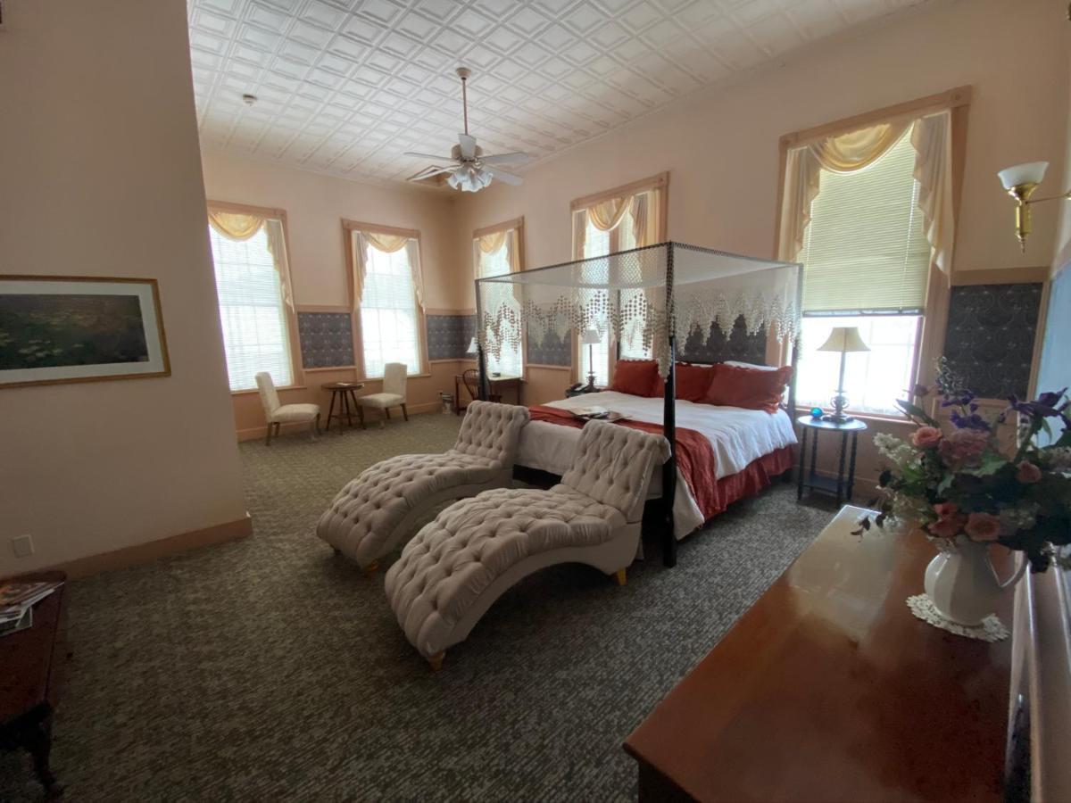 Chambery Inn Lee Esterno foto