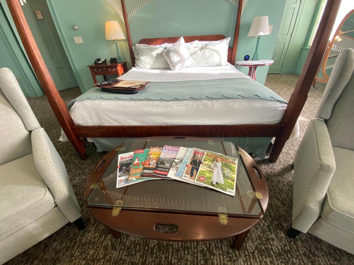 Chambery Inn Lee Esterno foto