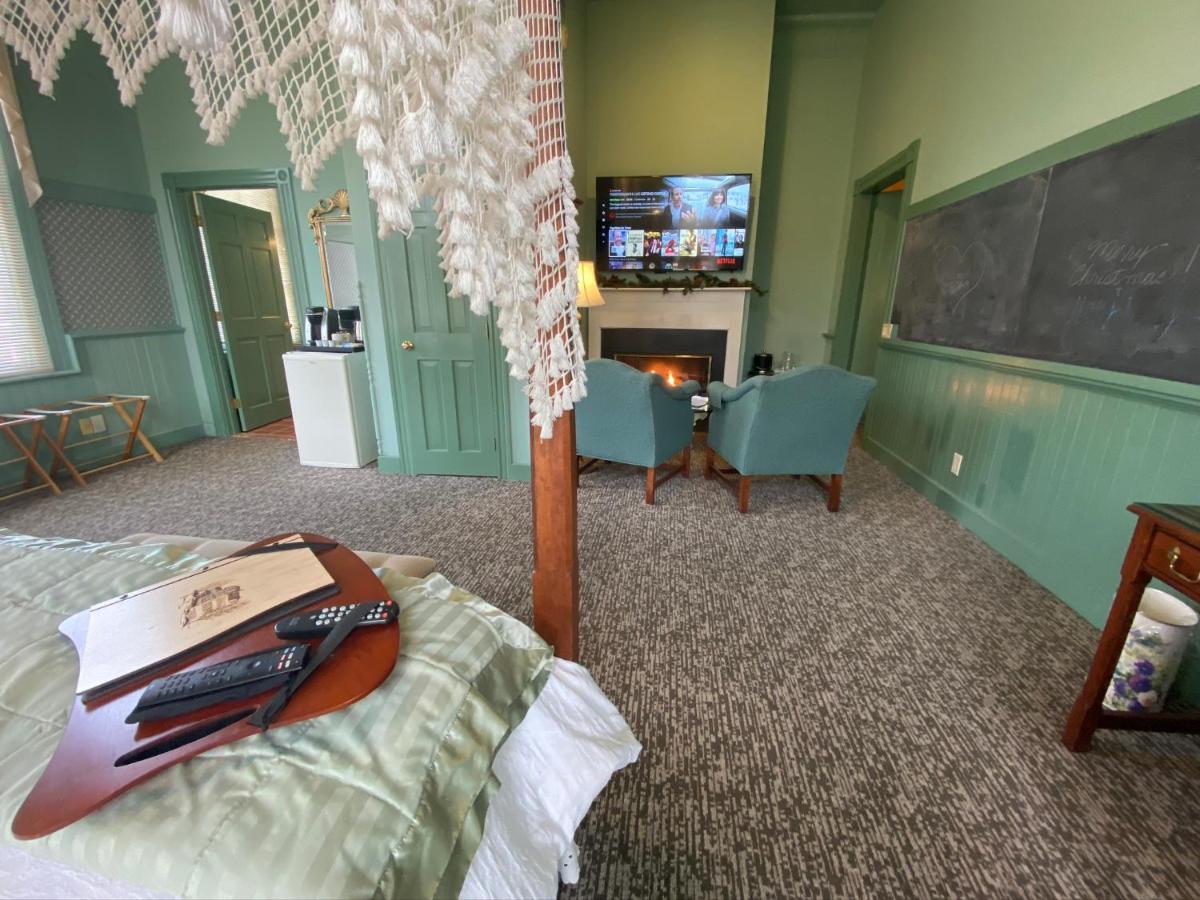 Chambery Inn Lee Esterno foto