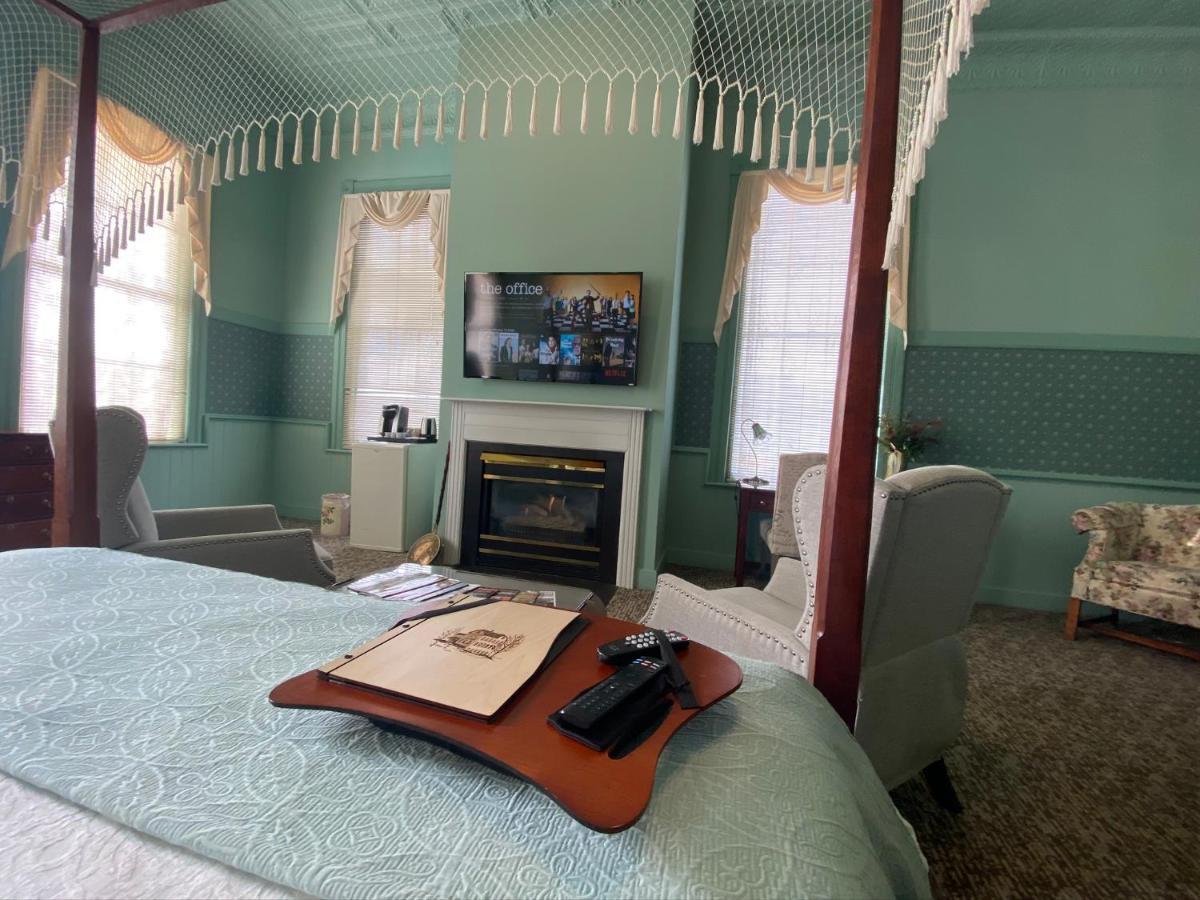 Chambery Inn Lee Esterno foto