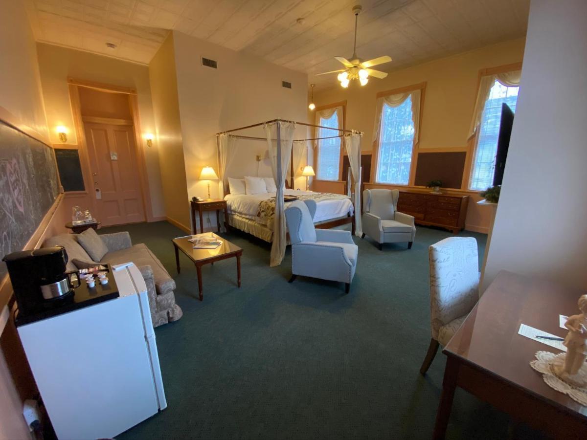 Chambery Inn Lee Esterno foto