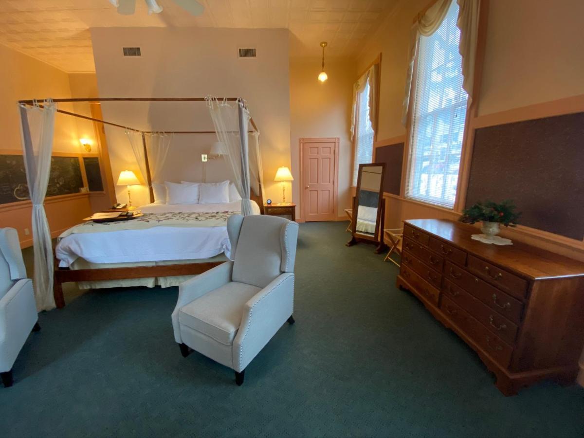 Chambery Inn Lee Esterno foto